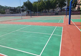 广东省阳春市春湾中学3600平方丙烯酸球场顺利完工！